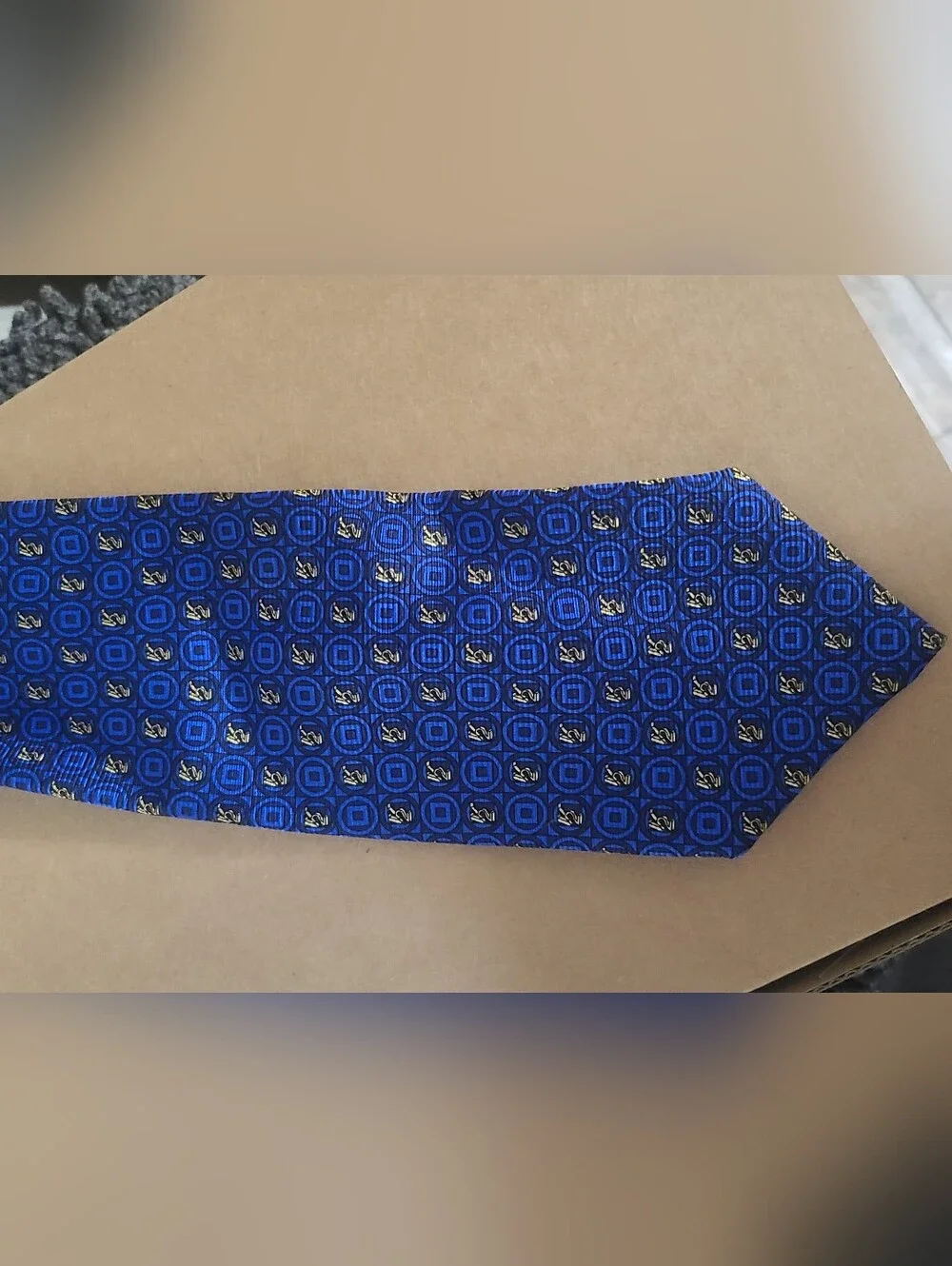 Versace V2 Rare Vintage Tie 100% Silk Designer V2 Logo Blue Geometric Italy